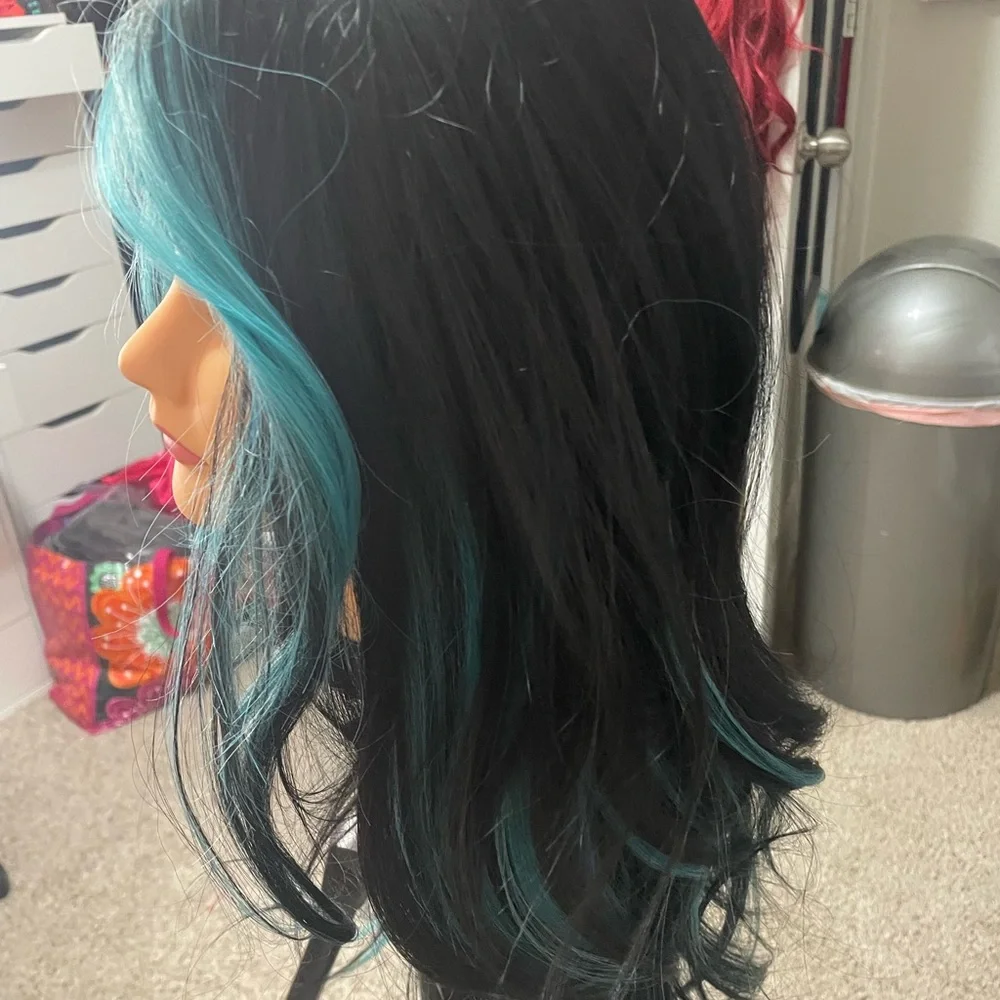 Wig - Picture 7 of 7